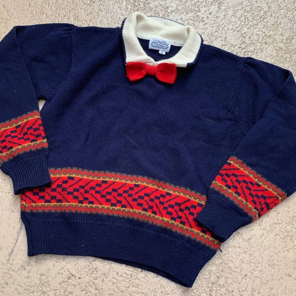 Vintage Collared Sweater Bow and Pattern Detail
